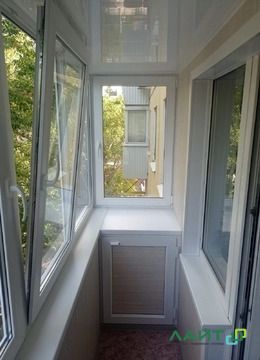 Остекление отделка панелями, линолеум, 2 шкафчика